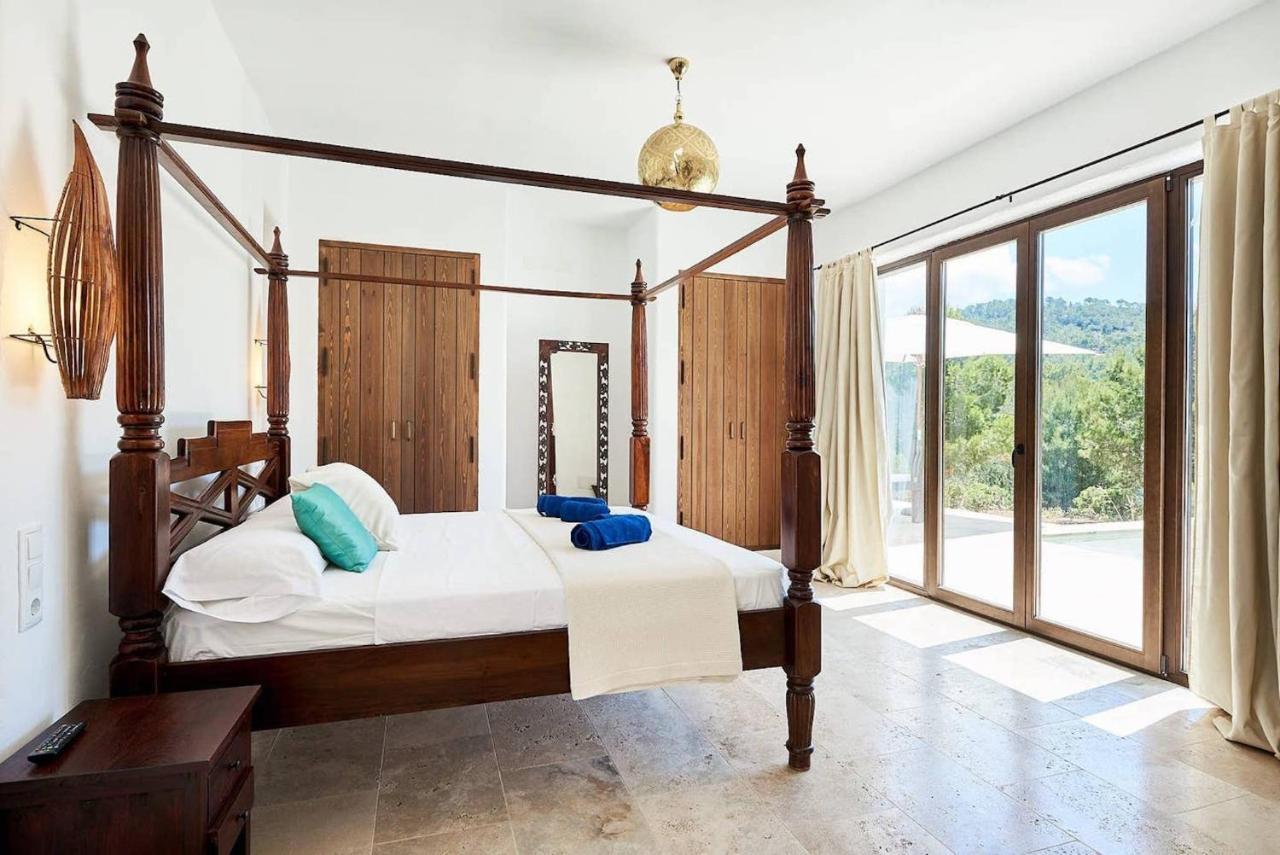 Exclusive Luxury South Facing Vista De Muntanya 6 Bedrooms A Few Minutes Drive To The Villa San José