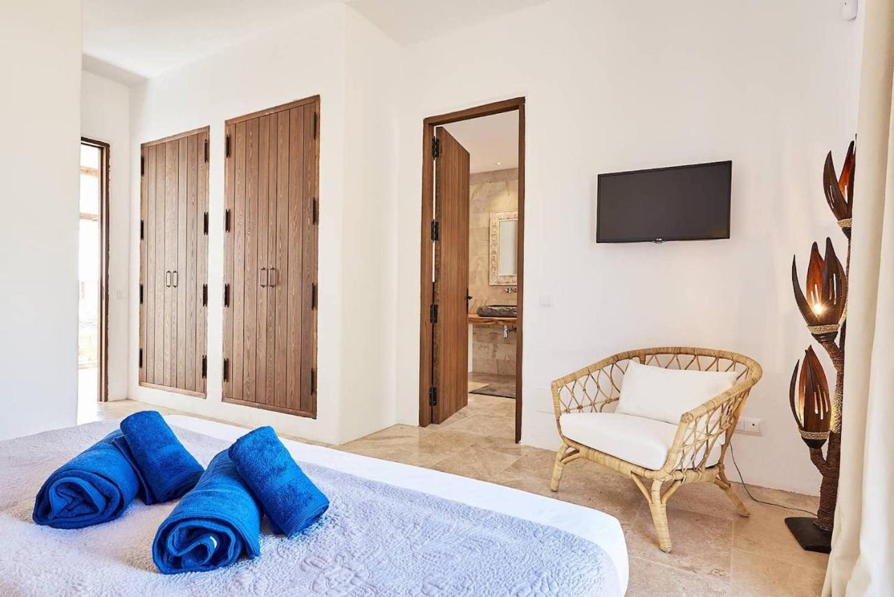 Exclusive Luxury South Facing Vista De Muntanya 6 Bedrooms A Few Minutes Drive To The Villa *