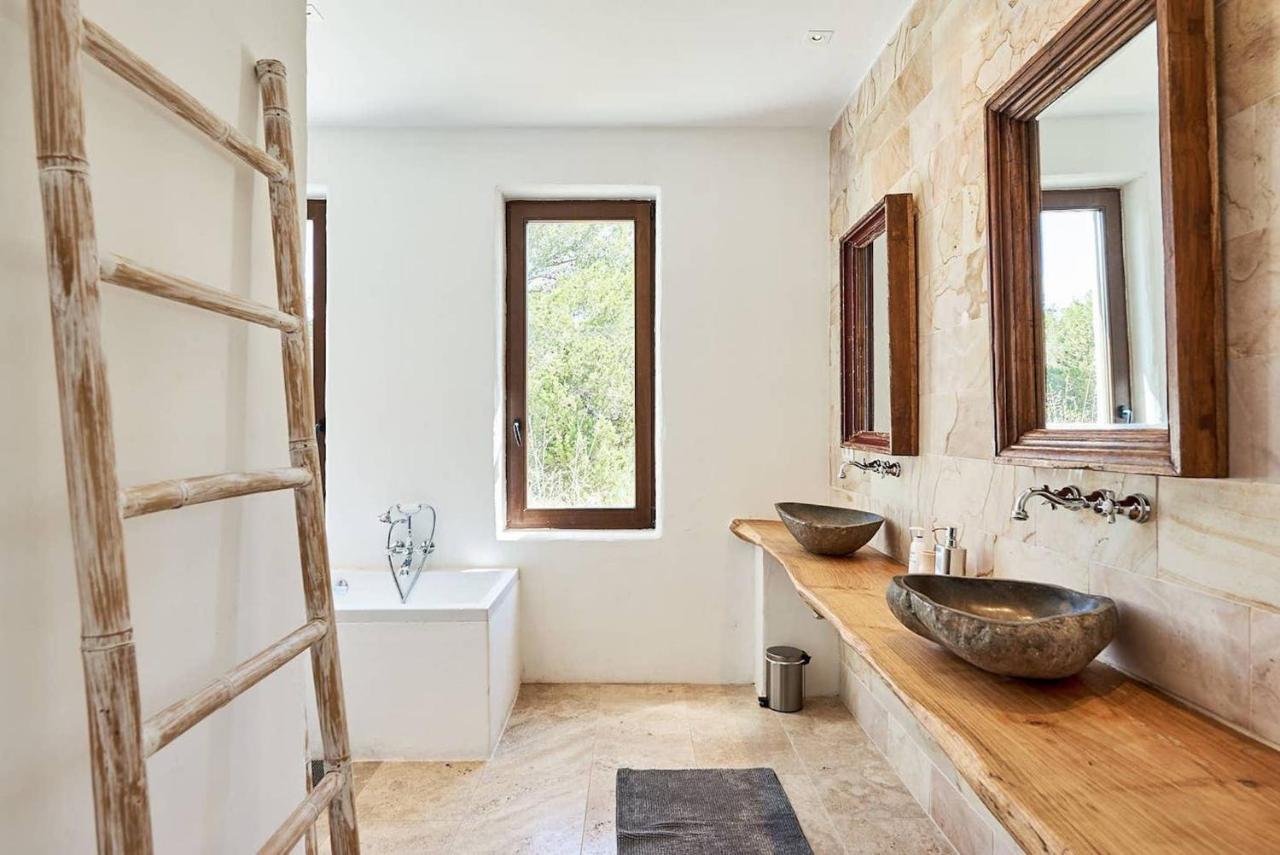 Exclusive Luxury South Facing Vista De Muntanya 6 Bedrooms A Few Minutes Drive To The Villa