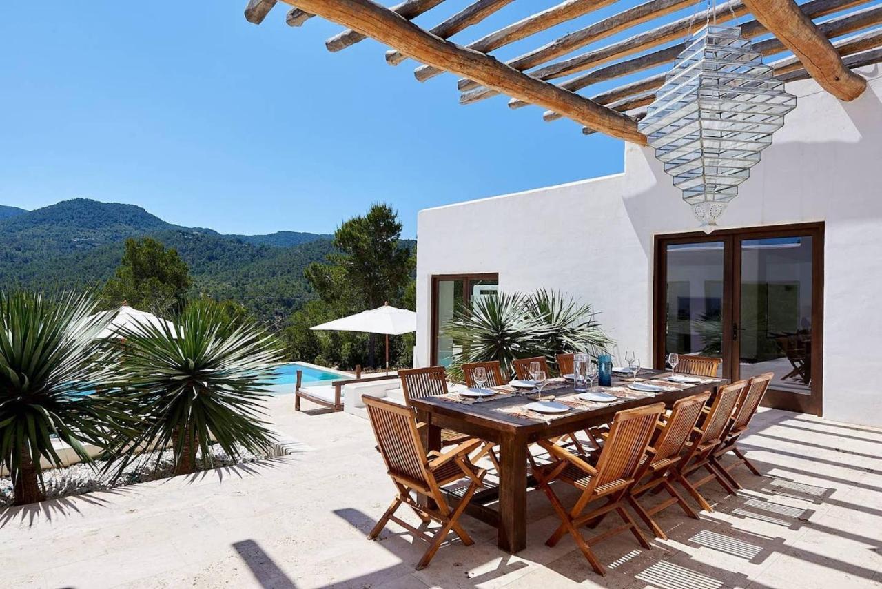 Exclusive Luxury South Facing Vista De Muntanya 6 Bedrooms A Few Minutes Drive To The Villa *